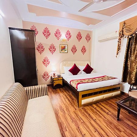 Hotel Paras - Karol Bagh Delhi ภายนอก รูปภาพ