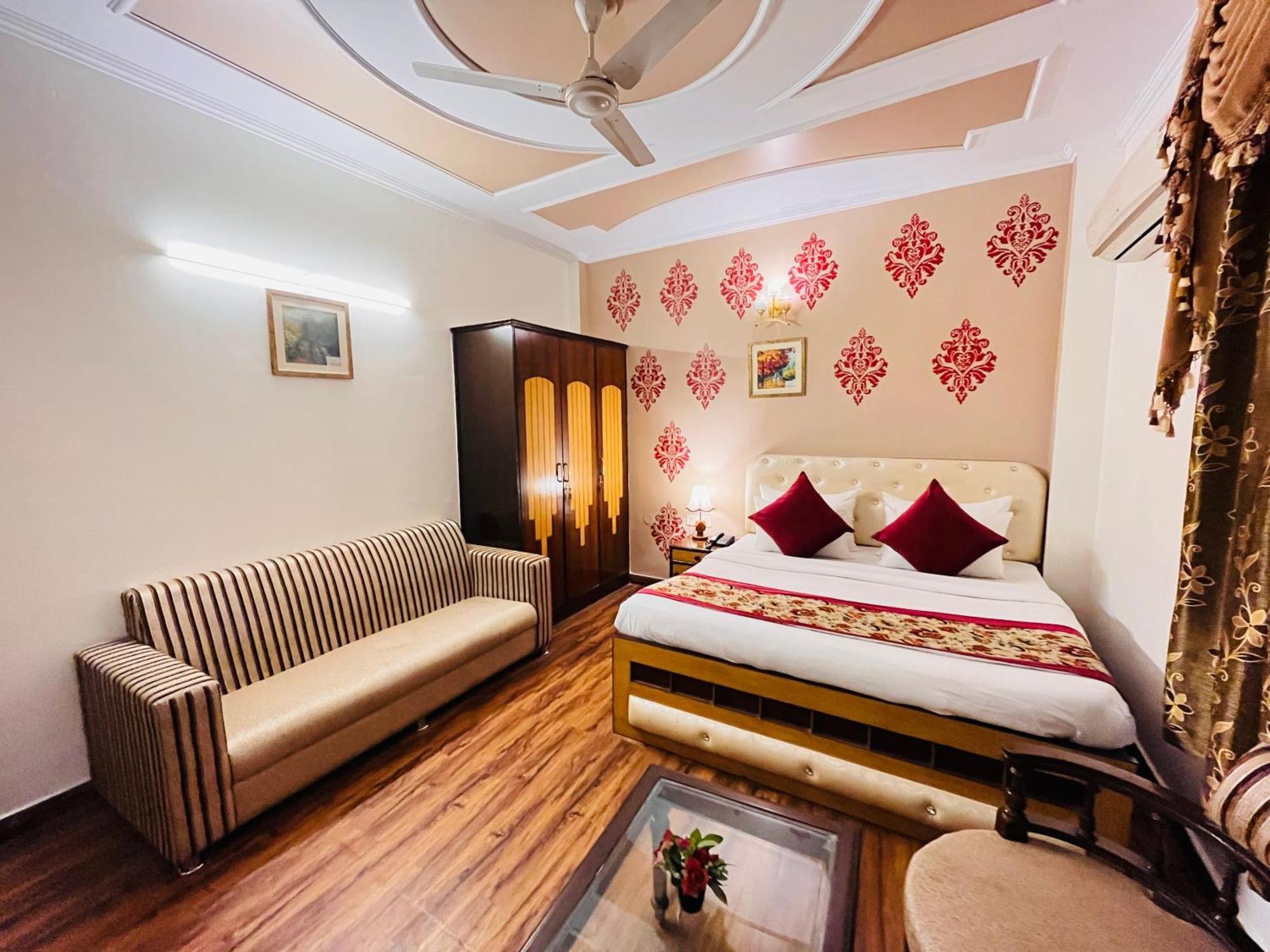Hotel Paras - Karol Bagh Delhi ภายนอก รูปภาพ