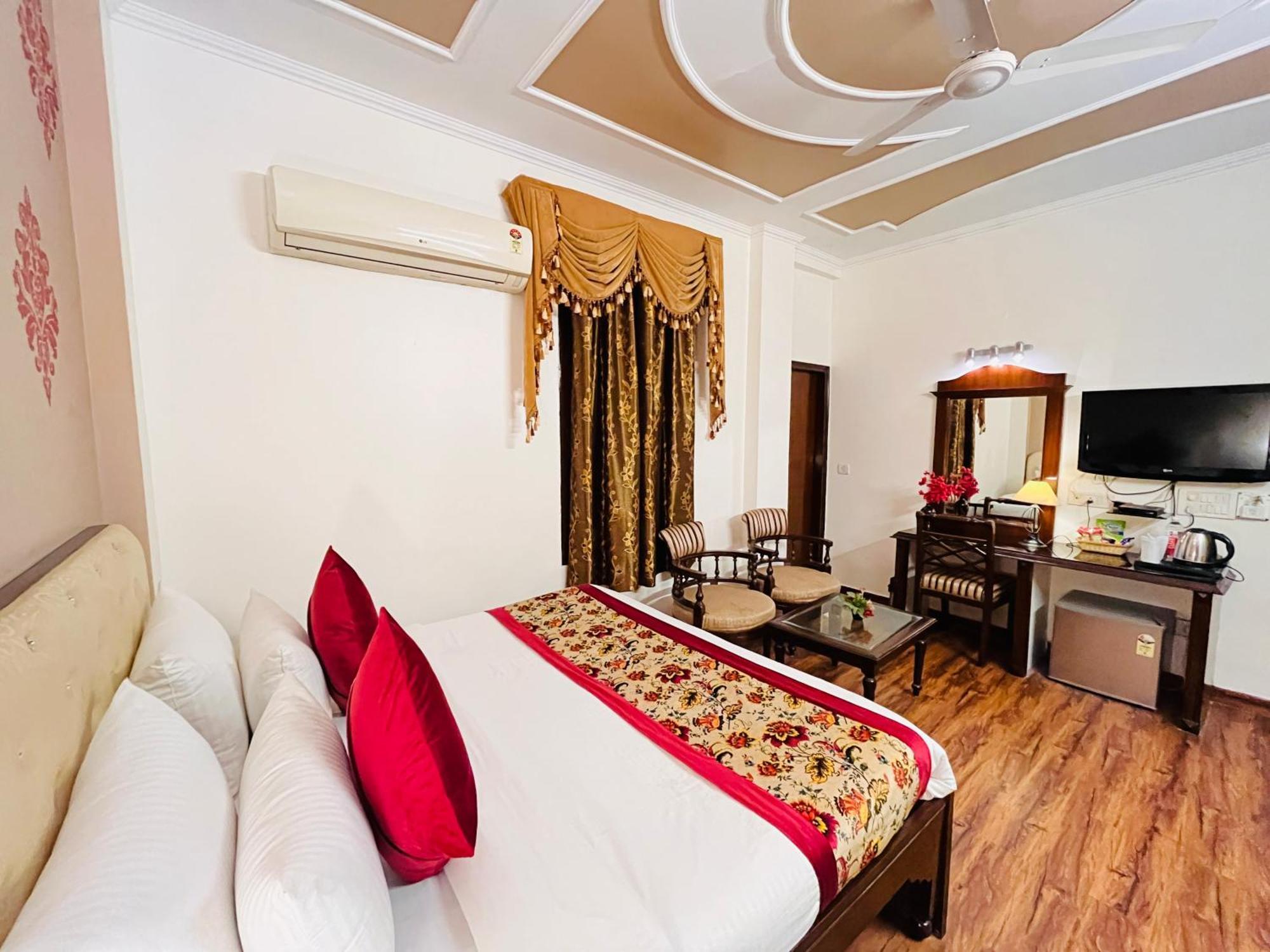 Hotel Paras - Karol Bagh Delhi ภายนอก รูปภาพ