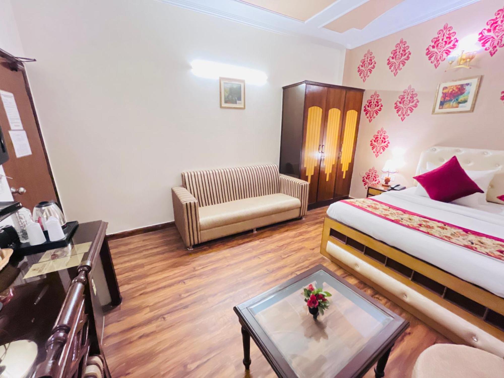 Hotel Paras - Karol Bagh Delhi ภายนอก รูปภาพ