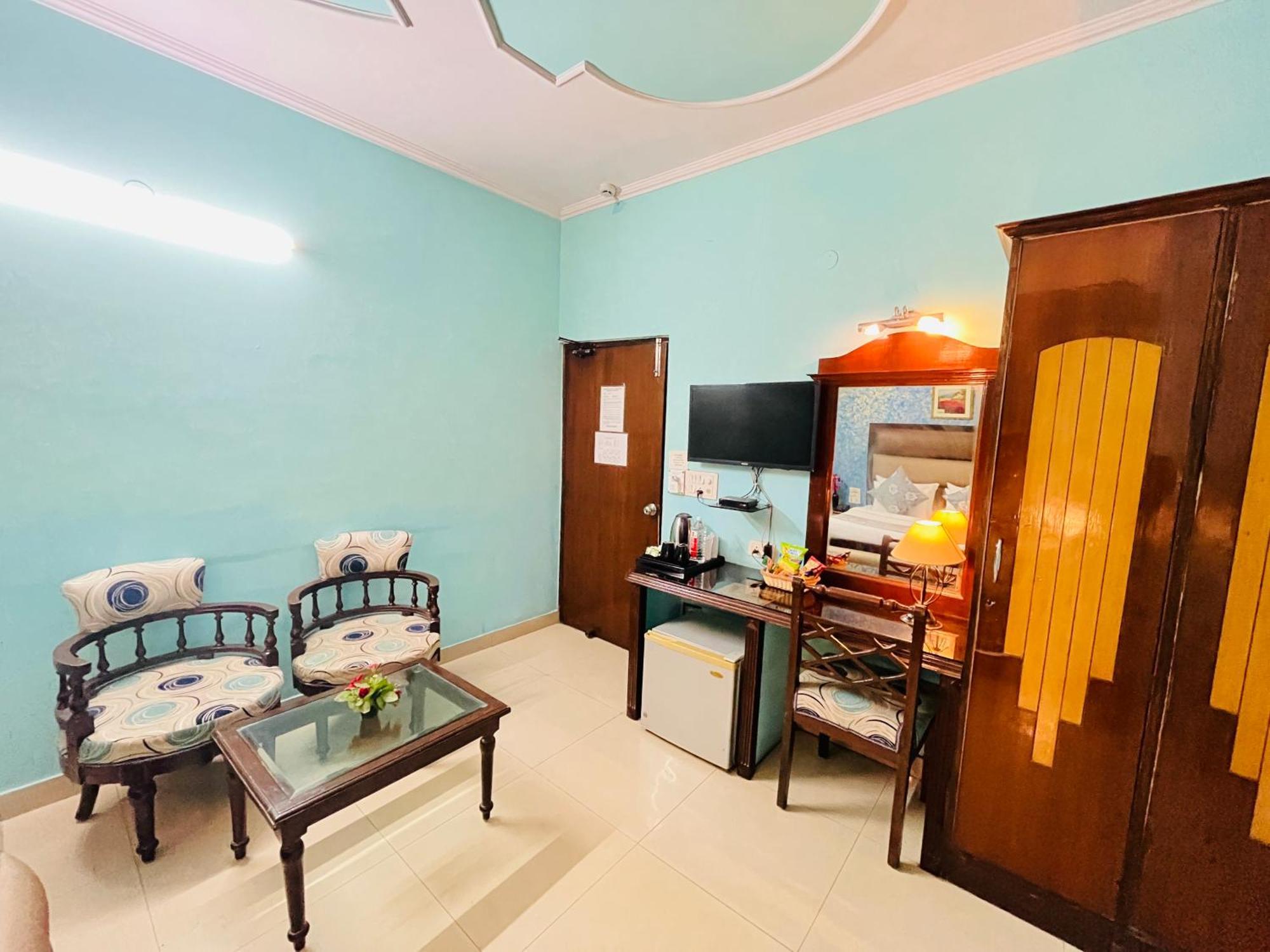 Hotel Paras - Karol Bagh Delhi ภายนอก รูปภาพ