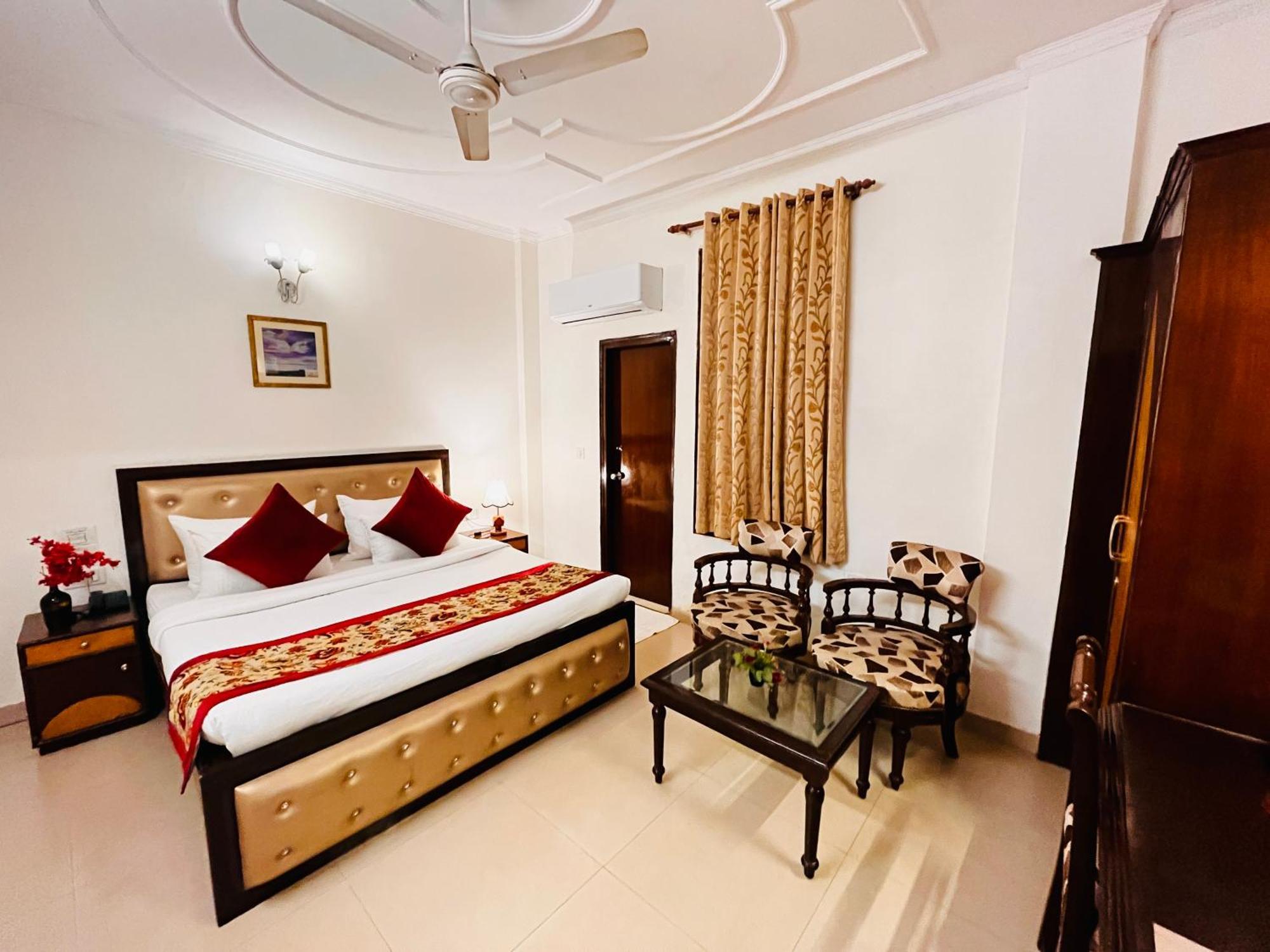 Hotel Paras - Karol Bagh Delhi ภายนอก รูปภาพ