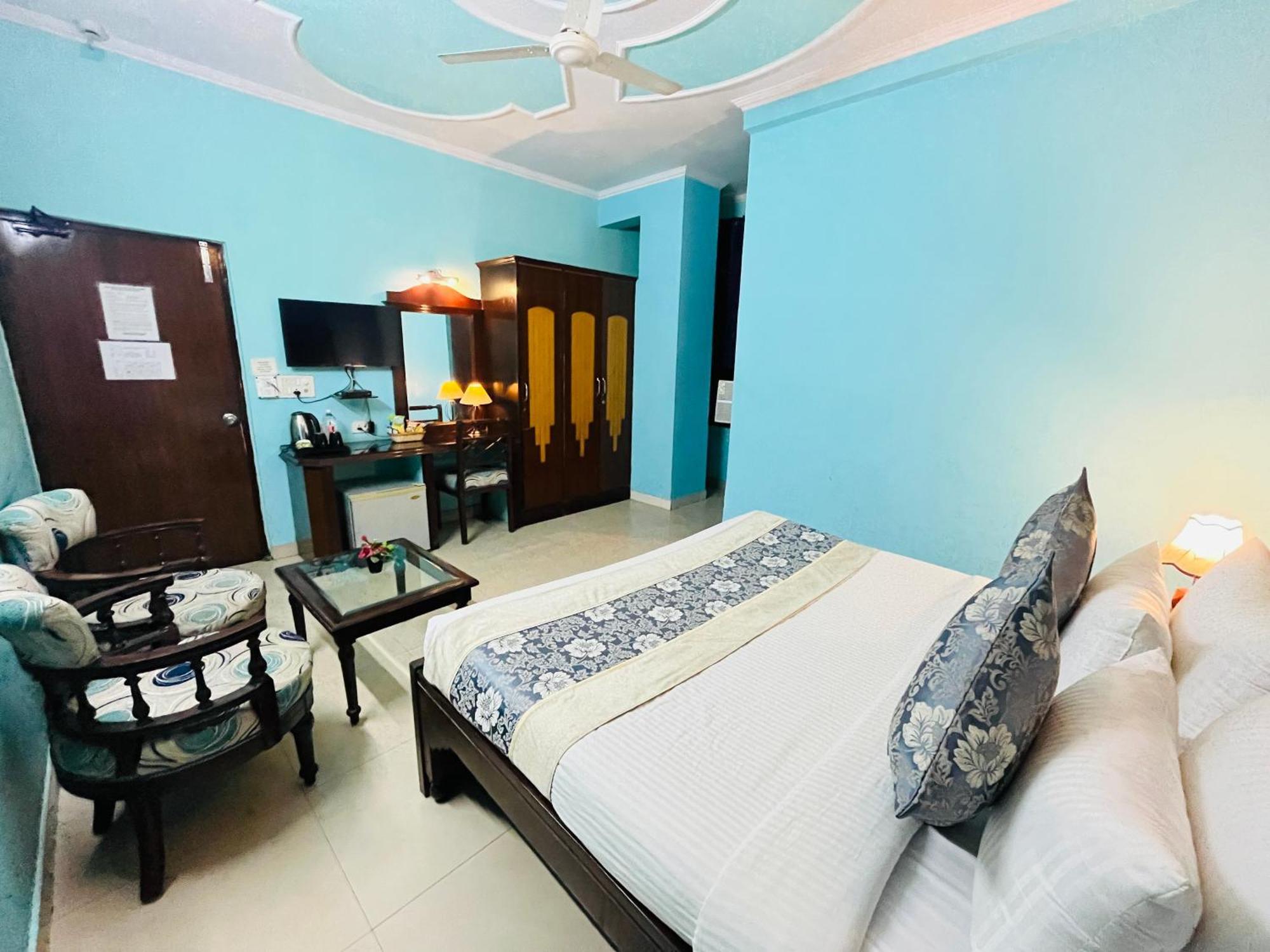 Hotel Paras - Karol Bagh Delhi ภายนอก รูปภาพ
