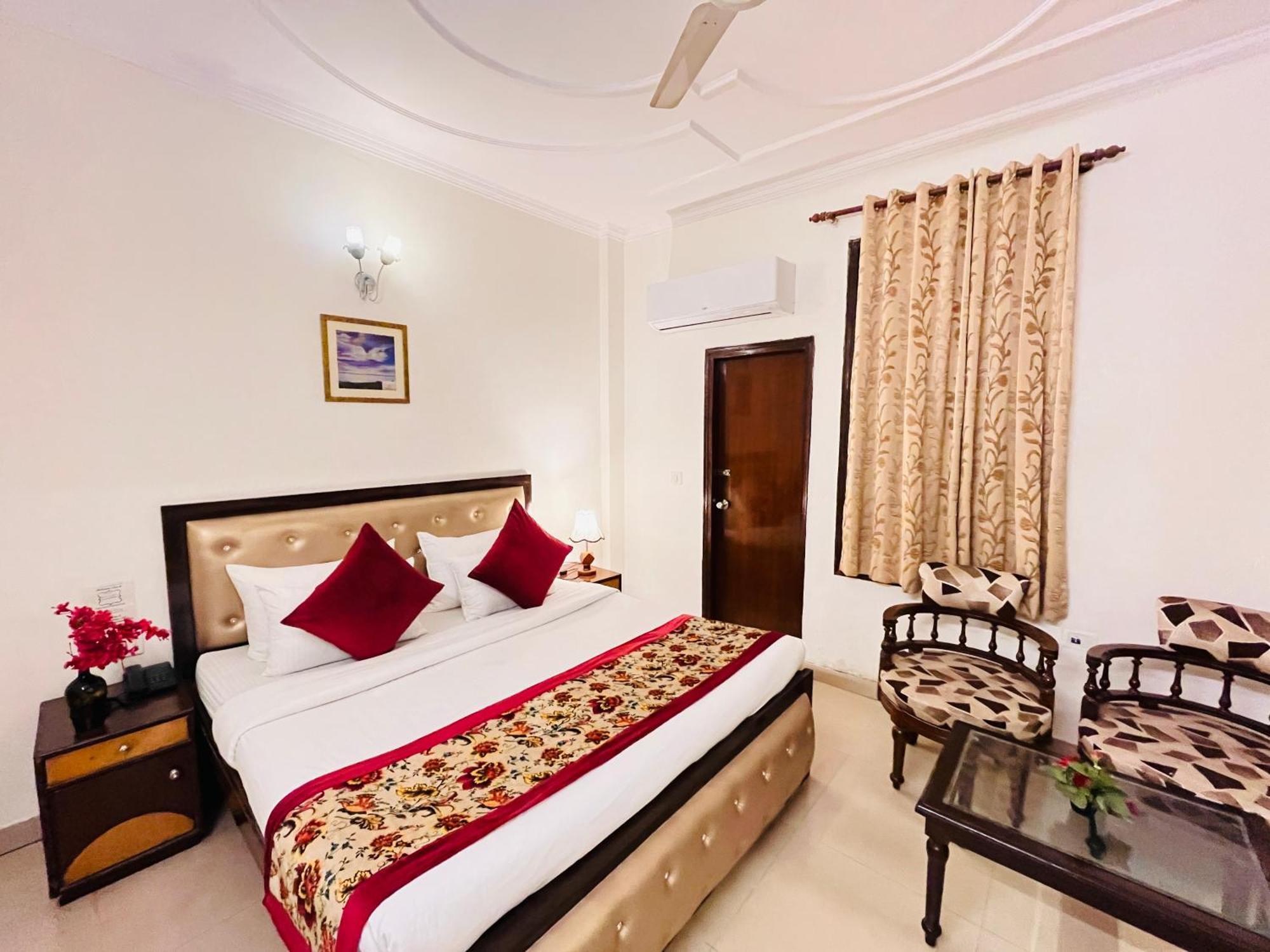 Hotel Paras - Karol Bagh Delhi ภายนอก รูปภาพ
