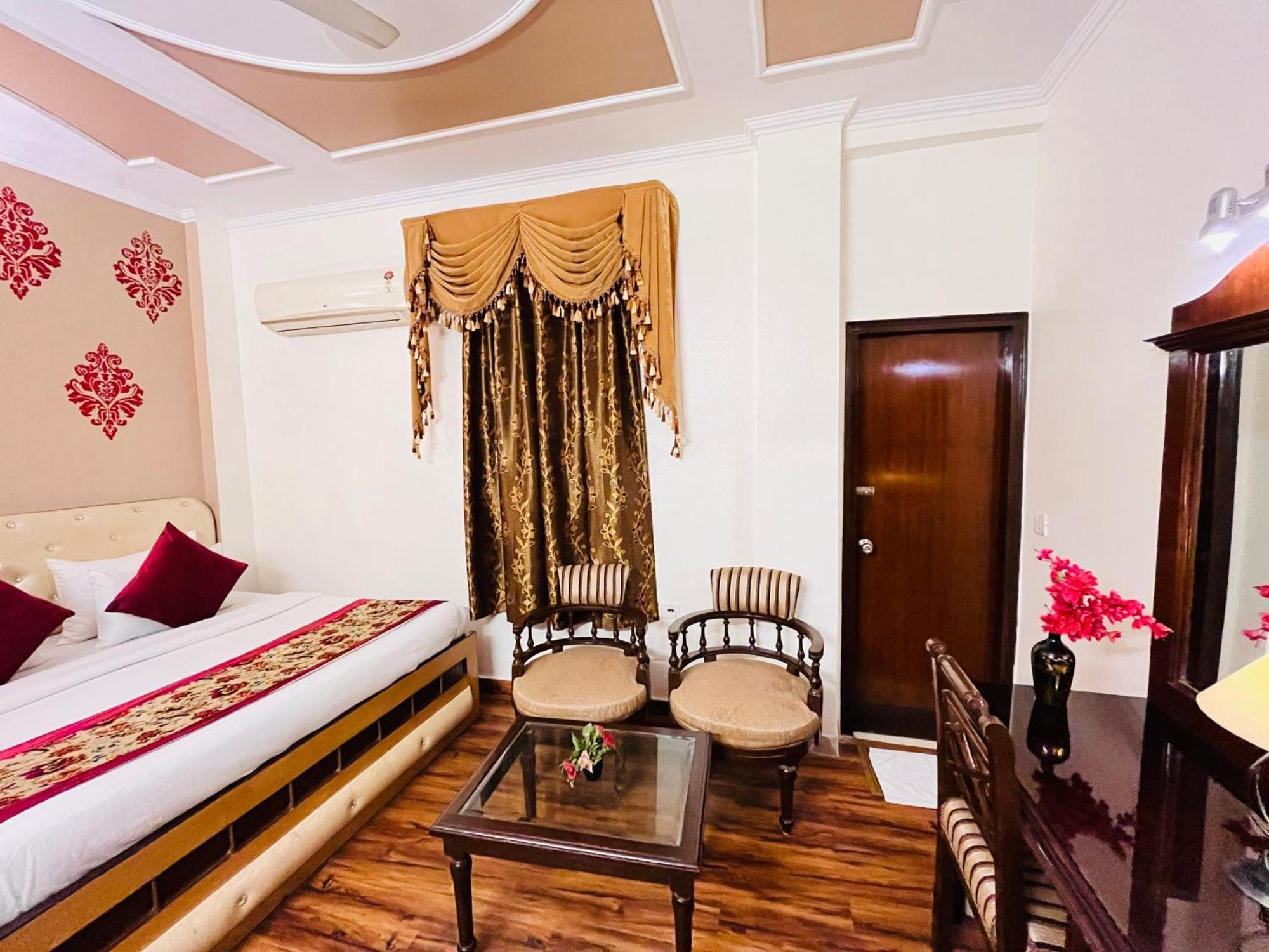 Hotel Paras - Karol Bagh Delhi ภายนอก รูปภาพ