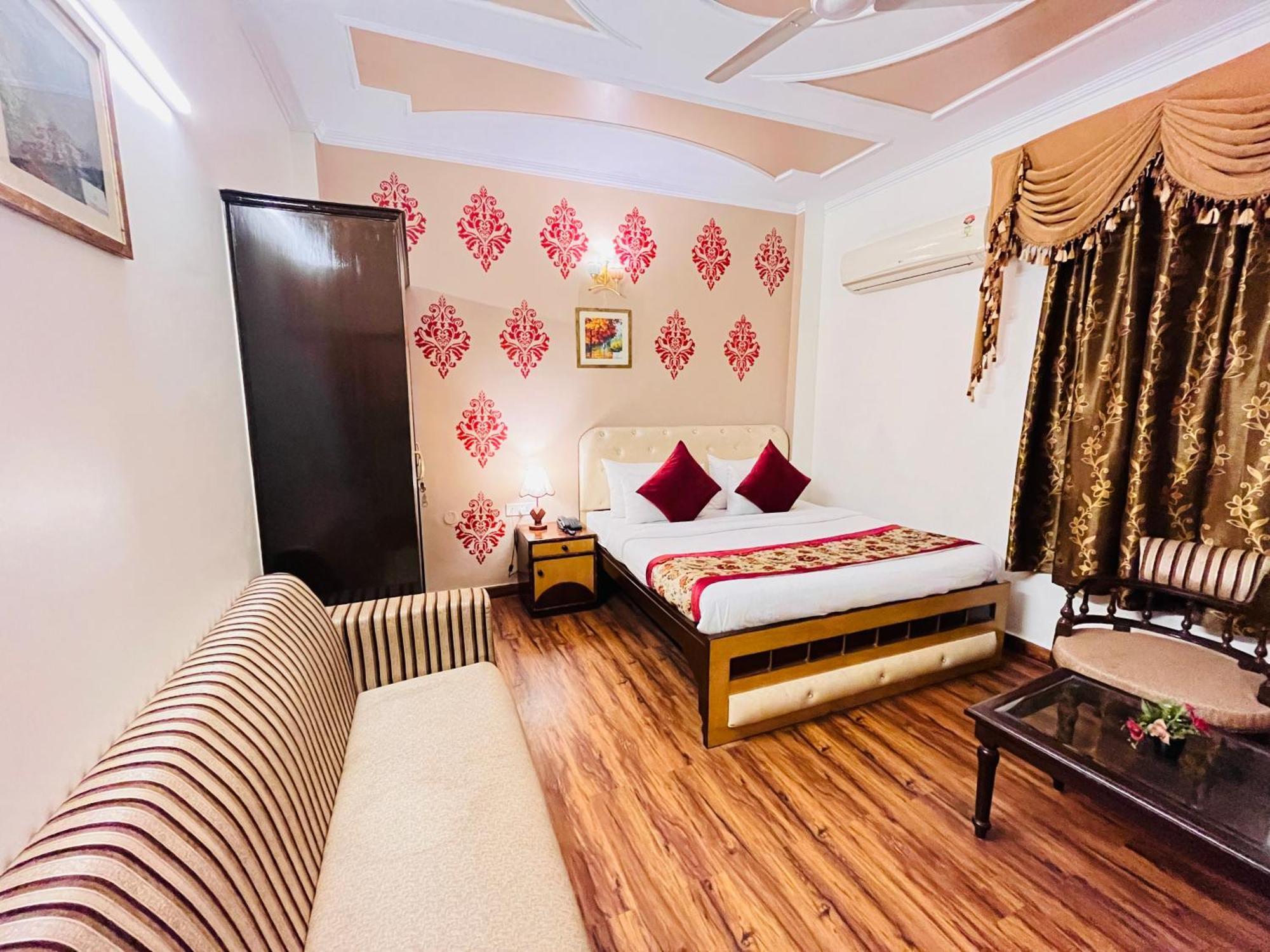 Hotel Paras - Karol Bagh Delhi ภายนอก รูปภาพ